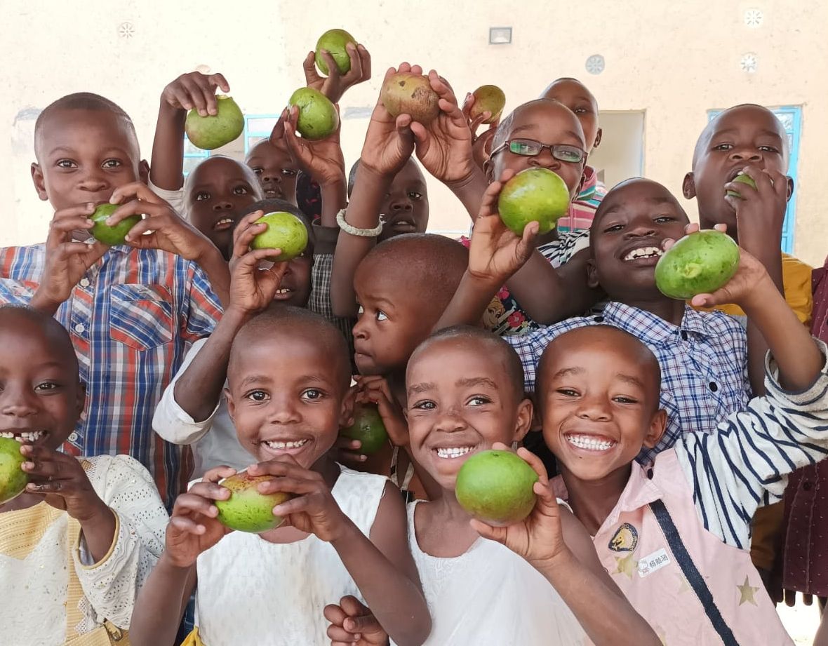 Jetzt Kindern in Afrika ein Lächeln schenken